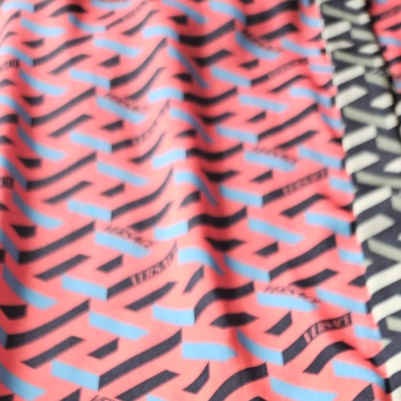 Silk.Versace blouse la greca - Picture 3 of 5